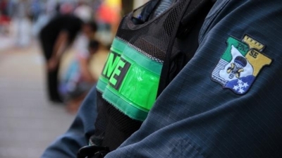 Policial à paisana apreende adolescentes após ato infracional análogo a tentativa de roubo em ônibus (Foto: Arquivo SSP/SE)
