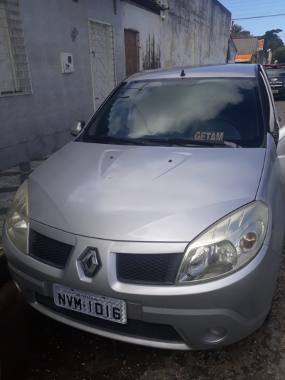 Polícia Militar recupera automóvel roubado no Bairro Santos Dumont (Foto: Assessoria PM/SE)