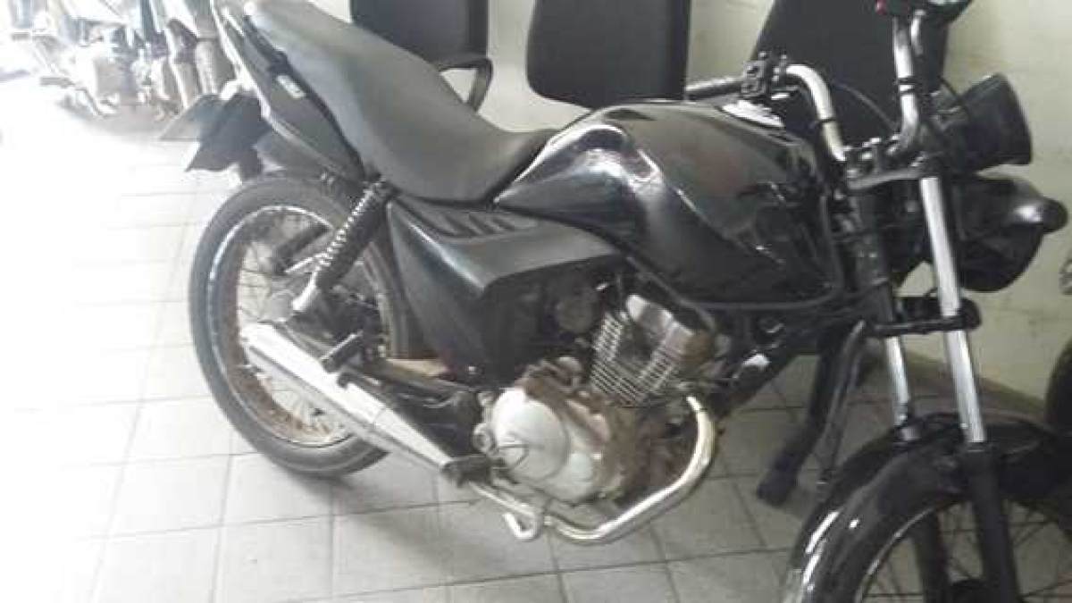 PM apreende motocicleta com placa adulterada em São Domingos (Foto: Assessoria PM/SE)