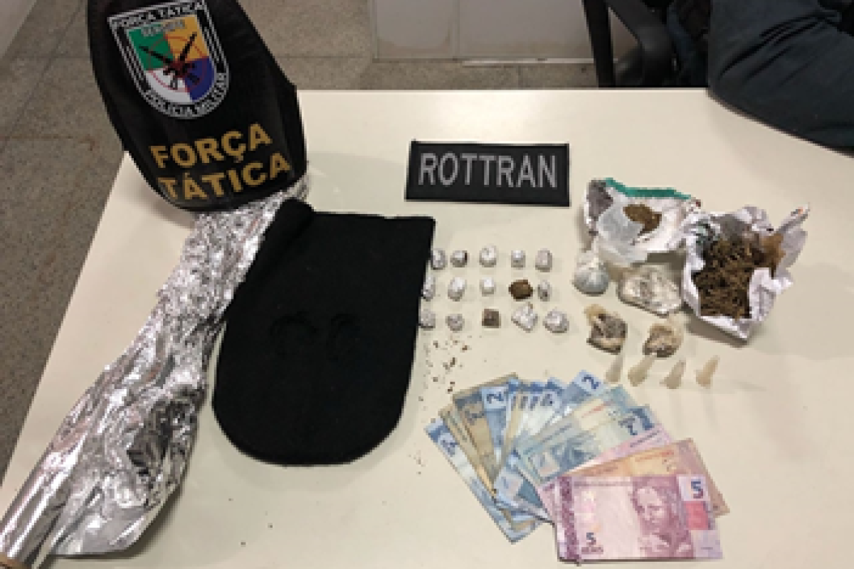PM recupera veículo e apreende dupla por tráfico de drogas na capital e região metropolitana (Foto: Assessoria PM/SE)