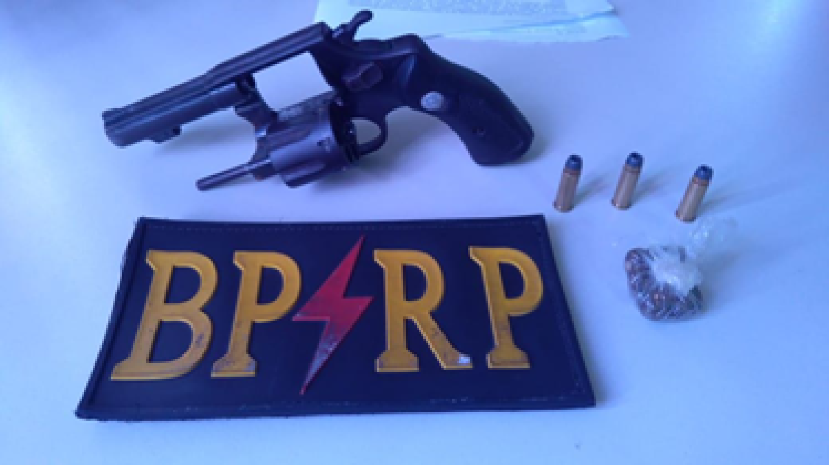 PM apreende armas e drogas durante ações no Bugio e Laranjeiras (Foto: Assessoria PM/SE)
