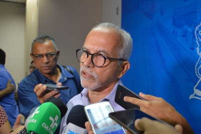 Edvaldo garante normalização da coleta de lixo até a sexta-feira (Foto: Portal Infonet)