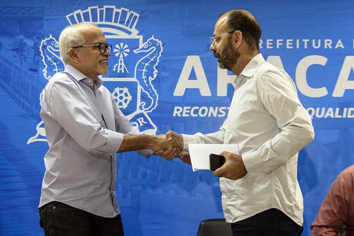 Prefeito de Aracaju assina com a Embrapa termo de ampliação do Parque da Sementeira (Foto: Marco Vieira/ PMA)