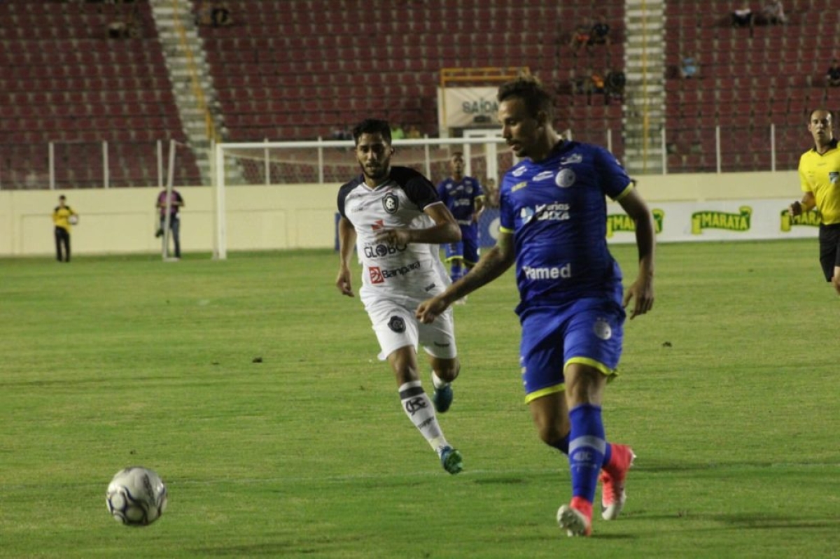 Confiança perde, se complica e flerta com zona de rebaixamento (Foto: Fábio Will/ Remo/ Via Portal Infonet)