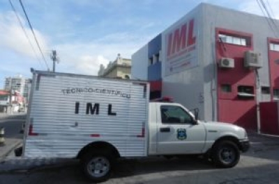 O corpo foi levado ao IML sem identificação (Foto: Arquivo Portal Infonet)