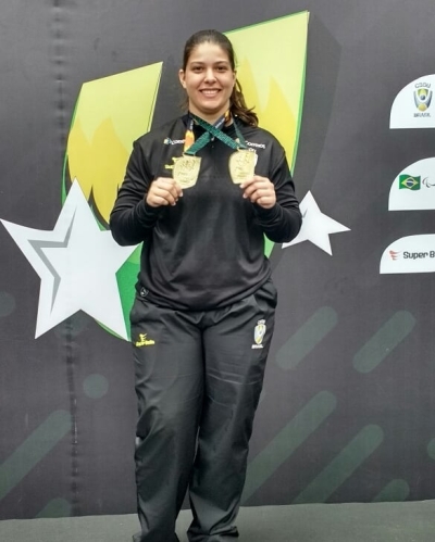 Istelina Silva: ouro individual e ouro por equipe (Foto: Divulgação)