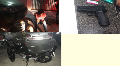 Polícia Militar prende duas mulheres por roubo com simulacro de pistola no Santos Dumont (Foto: PM/SE)
