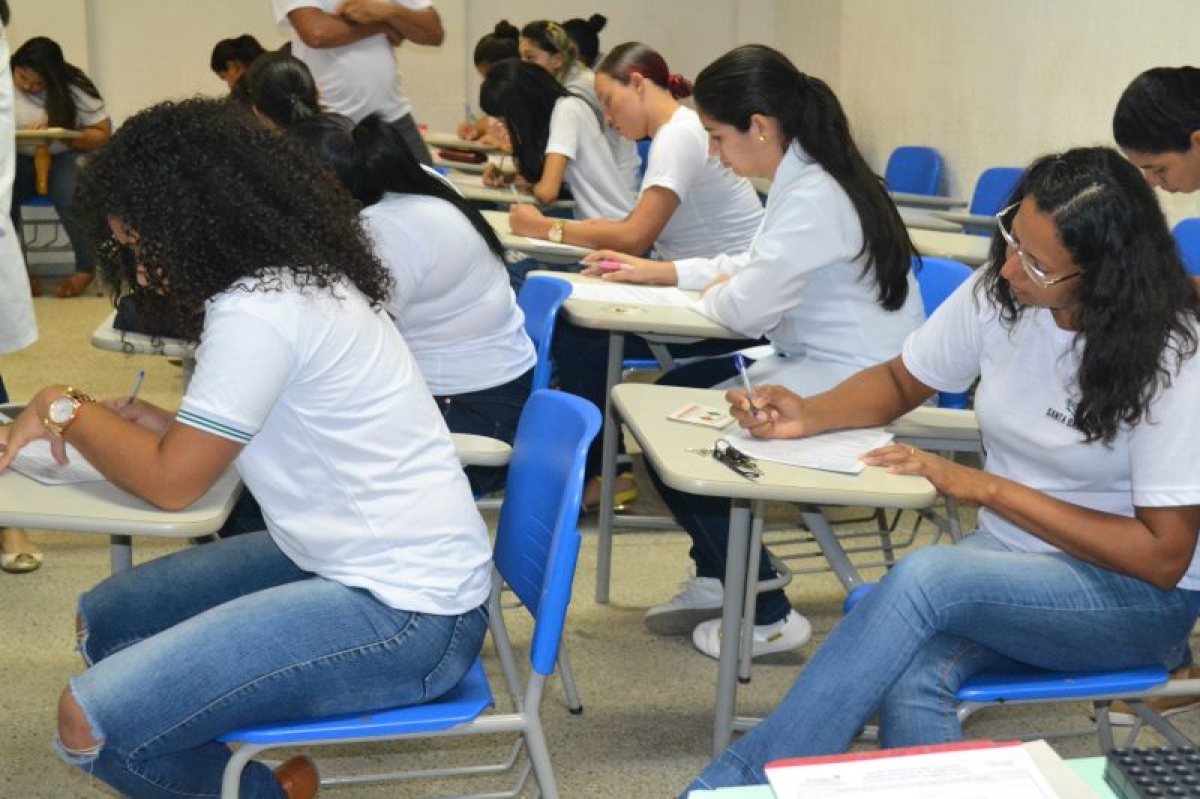Cadastro mobiliza alunos do Santa Bárbara (Foto: Assessoria)