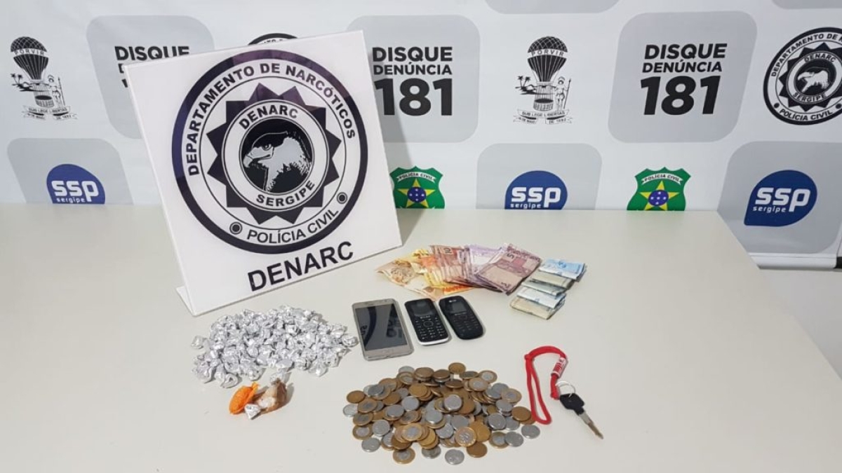 Idoso foi preso com 80 pedras de crack. Pousada era utilizada como fachada para comércio de drogas (Foto: SSP/SE)