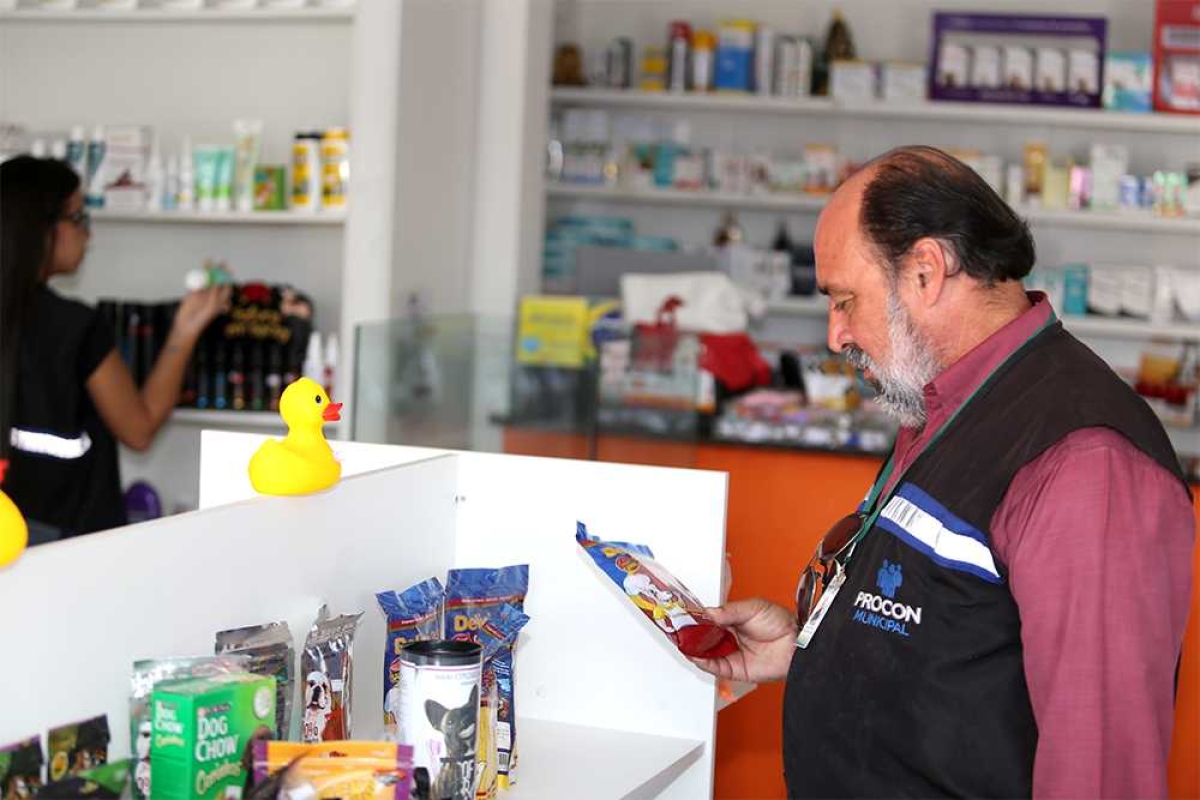 Durante a fiscalização, sete locais foram atuados (Foto: Sergio Silva/ PMA)