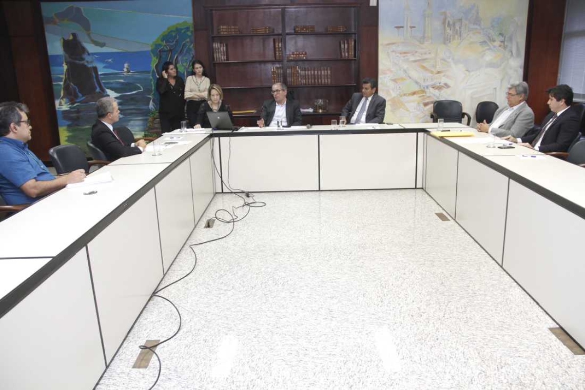 Focco: �?rgãos de controle debatem ações conjuntas nas áreas de oncologia, educação e transporte (Foto: TCE/SE)