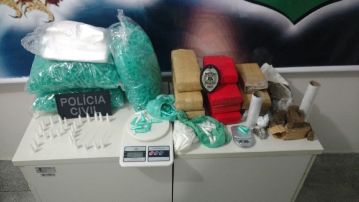 Polícias Civil e Militar apreendem drogas dentro de residência no município de Itabaiana (Foto: PC/Itabaiana)