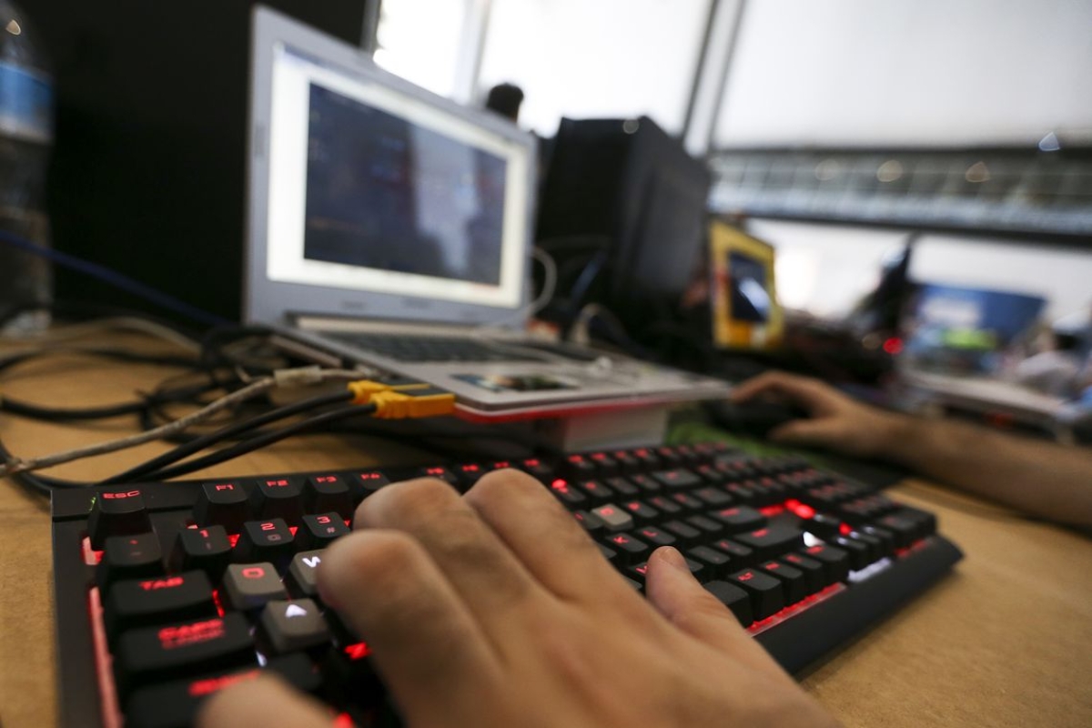 Jovens ainda não confiam em transações pela internet, aponta pesquisa (Foto: Marcelo Camargo/ Agência Brasil)