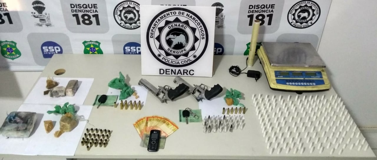 Denarc detalha operação de combate ao tráfico de drogas e armas de fogo em Itabaiana e Aracaju (Foto: Assessoria SSP/SE)