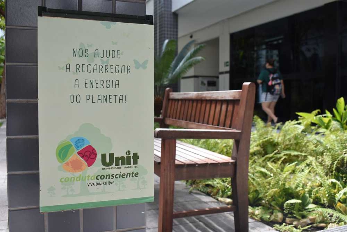 Descarte de pilhas da Universidade Tiradentes (Foto: Unit)