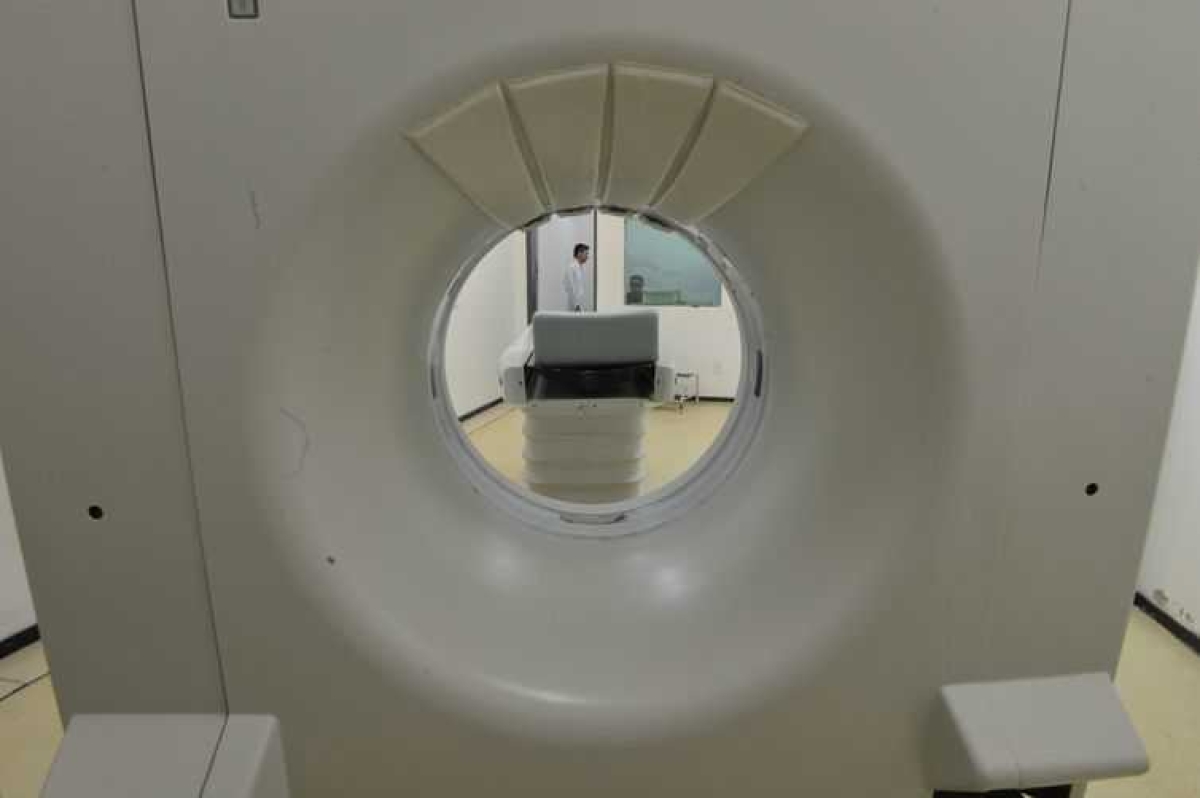 Campanha alerta para riscos da exposição excessiva de crianças e adolescentes a exames de diagnóstico por imagem como tomografias computadorizadas e raios x. Meta é estimular uso racional dessas ferramentas  (Foto: Arquivo Agência Brasil)