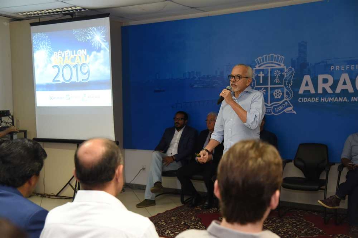 Prefeito de Aracaju anuncia programação do Réveillon (Foto: Ana Lícia Menezes/ PMA)