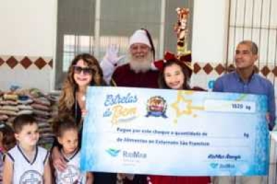Elba Ramalho entrega doações ao Externato São Francisco de Assis e Projeto CrerSer (Foto: Divulgação)