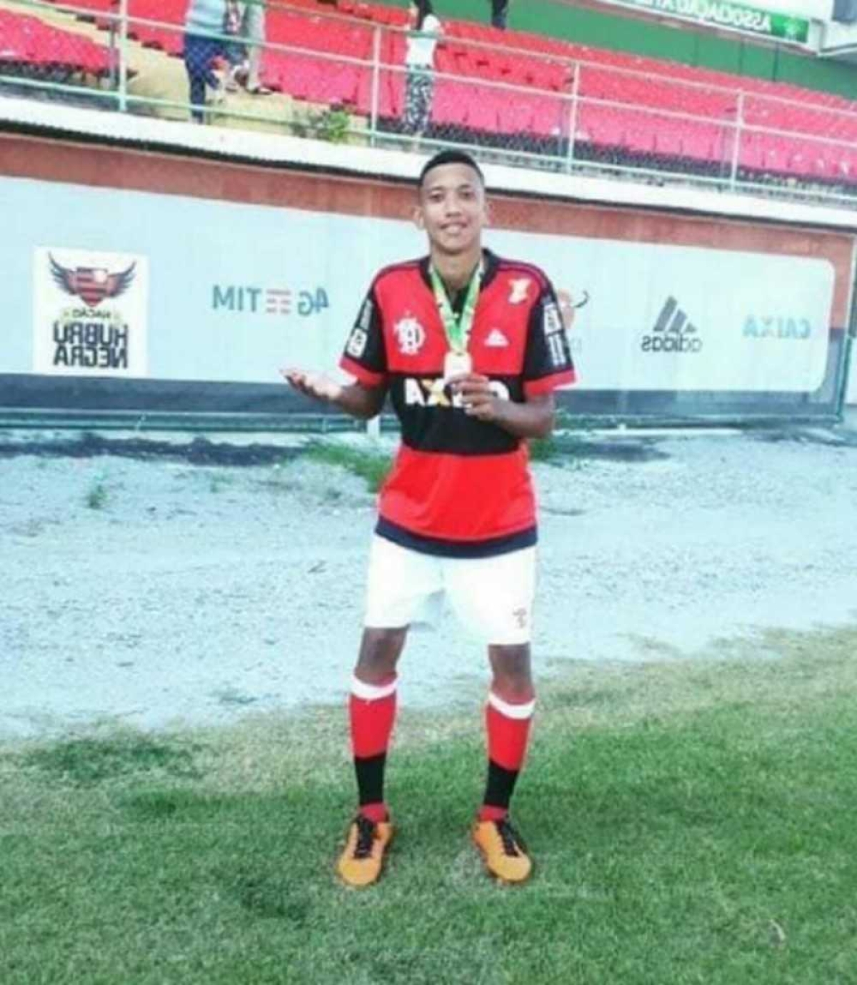 Athila Paixão, jogador da base do Flamengo, é uma das vítimas do incêndio do CT (Foto: Reprodução)