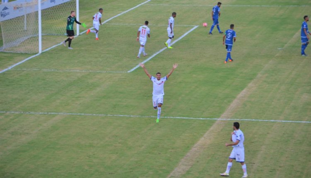 João Pedro comemora: Itabaiana 1 a 1 (Foto: Igor Matheus/ Portal Infonet)