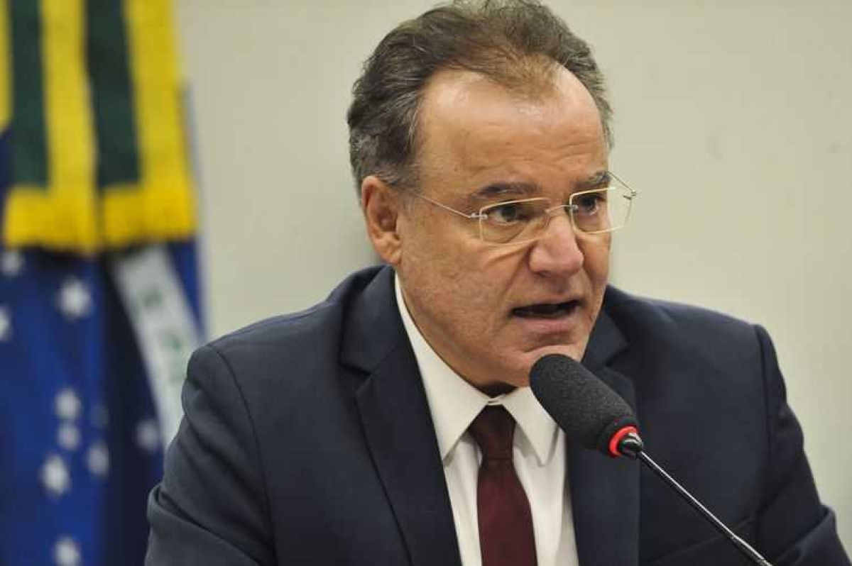 O relator, deputado Samuel Moreira, na Comissão Especial da Reforma da Previdência durante reunião da comissão destinada a apresentar voto complementar ao seu parecer divulgado no dia 13 de junho (Foto: Fabio Rodrigues Pozzebom/ Agência Brasil)