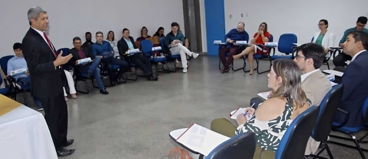 As bases administrativas e jurídicas estão sendo discutidas durante o encontro da Câmara Técnica Permanente de Compras e Licitações (Foto: Governo de Sergipe)