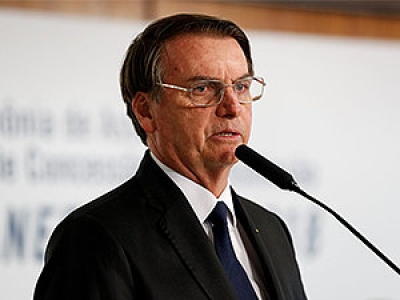 Bolsonaro assina medida provisória que extingue o Dpvat (Foto: Alan Santos/ PR)