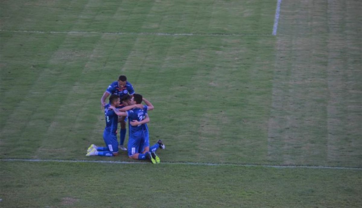 Comemoração no gol de Reis: Confiança campeão do primeiro turno (Foto: Igor Matheus/ Portal Infonet)