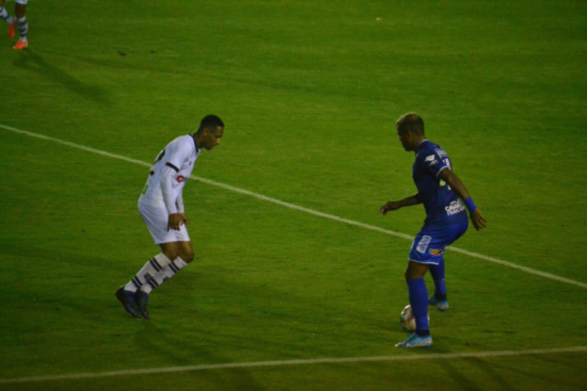Equipes ficaram no empate sem gols (Foto: Mikael Machado/ ADC)