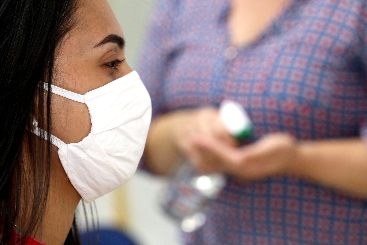 Infectologista reforça importância do uso correto de máscaras de proteção para frear a disseminação da covid-19 (Foto: André Moreira/ PMA)