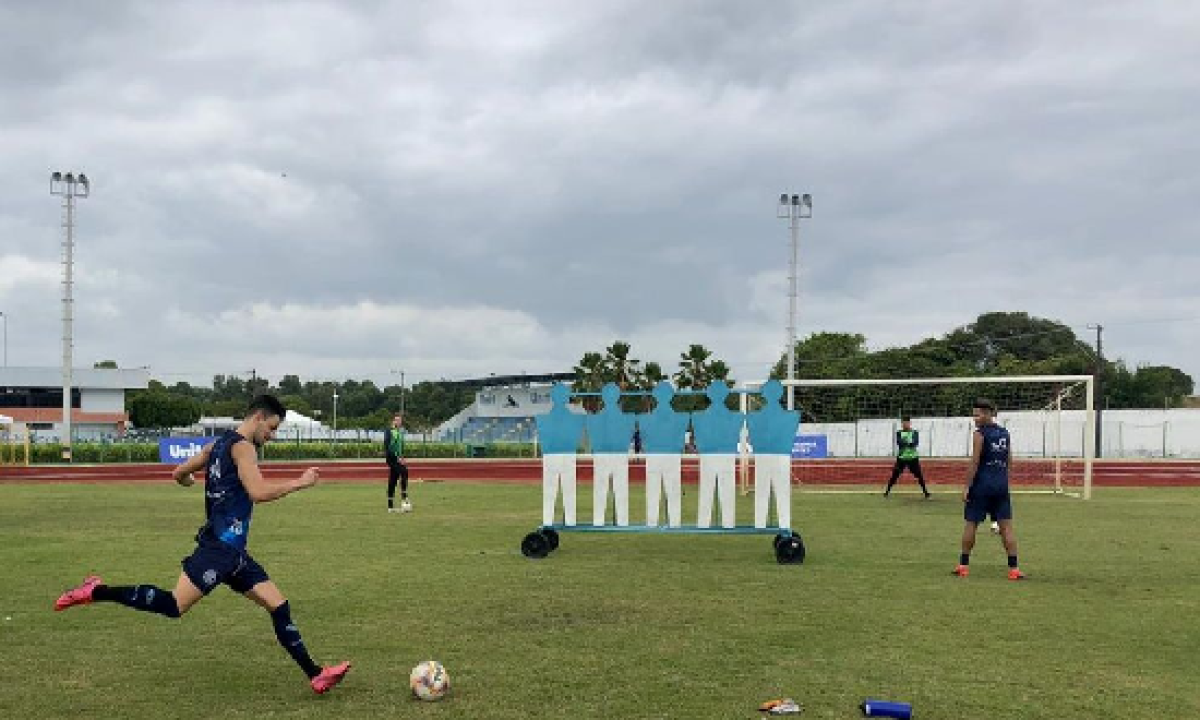 Time azulino enfrenta o Paraná na noite desta sexta-feira, 06 (Foto: Divulgação/ AD Confiança)
