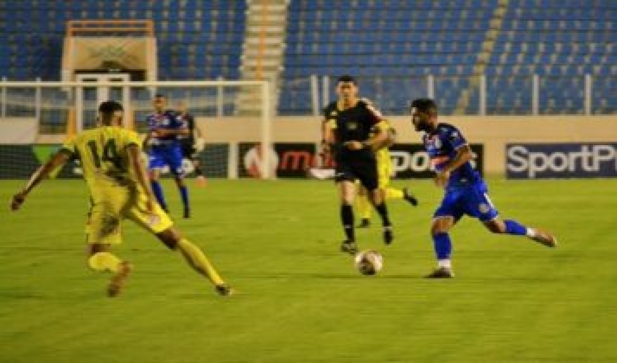 Apesar das tentativas, Confiança não conseguiu furar a defesa do Sampaio Corrêa. (Foto: Luiz Neto/ AD Confiança)