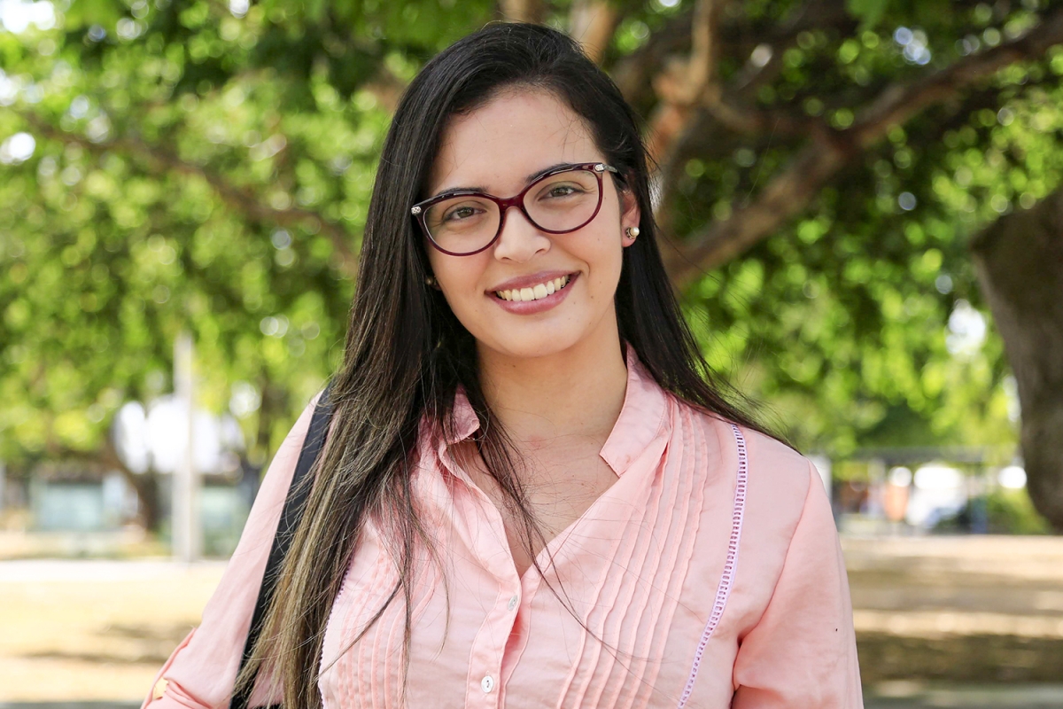 Layanne Nascimento Fraga: �??A pitomba não estimula tanto a sua comercialização por conta do seu baixo rendimento�?� (Foto: Giordanna Belotti)