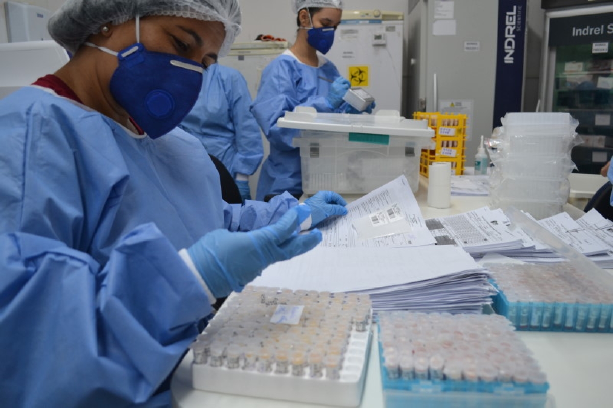 Lacen detecta aumento da Covid-19 no público de 20 a 49 anos em Sergipe (Foto: SES/SE)
