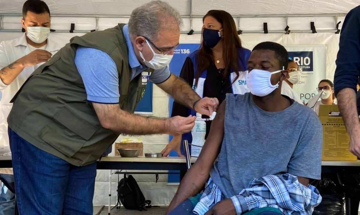 Brasil aplica mais de 2,56 milhões de doses de vacina em 24 horas (Foto: Reprodução/ Twitter/ Marcelo Queiroga)