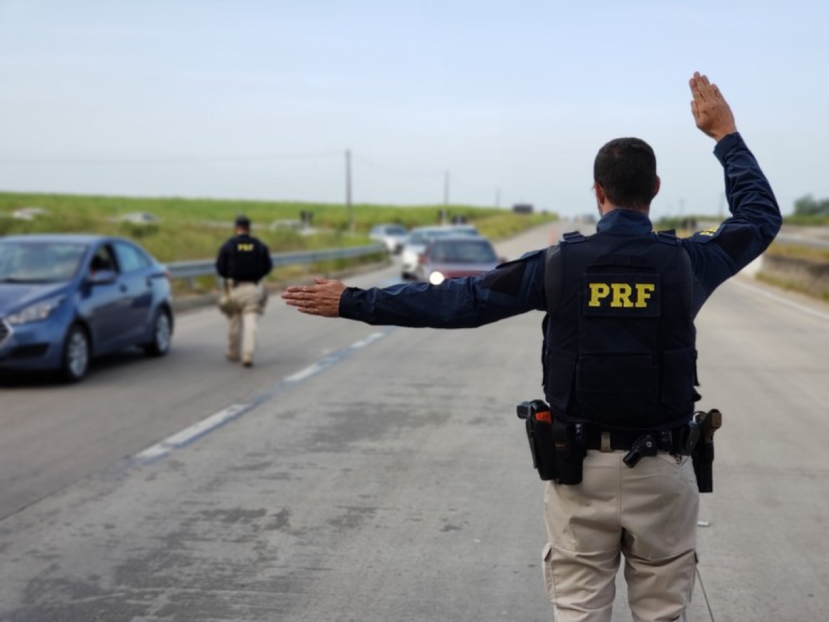 Estância/SE: PRF recupera veículo de locadora em ação conjunta com a PM (Foto: PRF/SE)