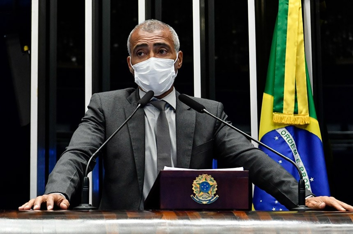 Romário foi o relator da matéria, que promove alterações na Lei Pelé
(Foto: Waldemir Barreto/ Agência Senado)