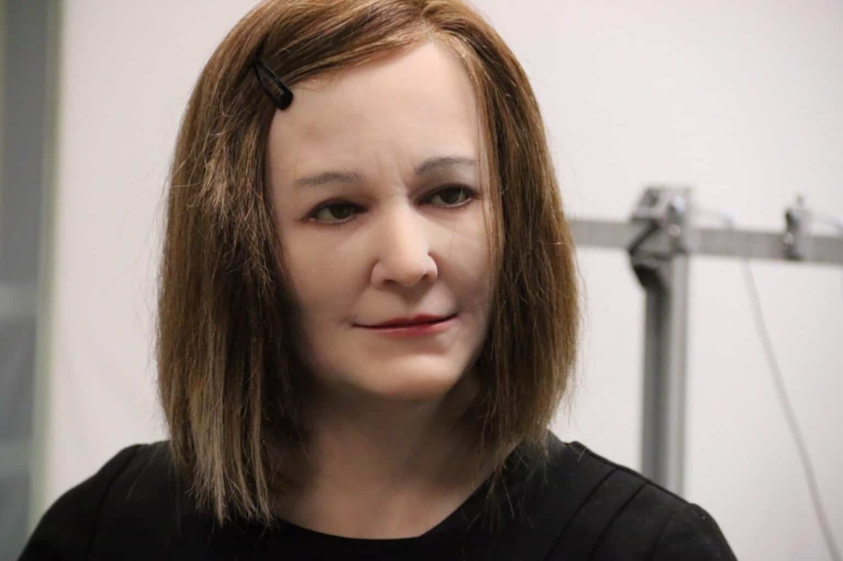 Conheça a Robô Nadine, que usa IA e pode servir como cuidadora de idosos - Imagem: Universidade de Genebra