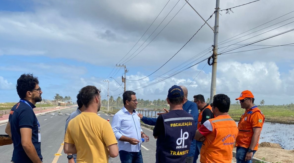 Governo de Sergipe realiza processo de contratação direta por dispensa de licitação para obra
em trecho da Orla Sul - Foto: Ascom Sedurbi/SE