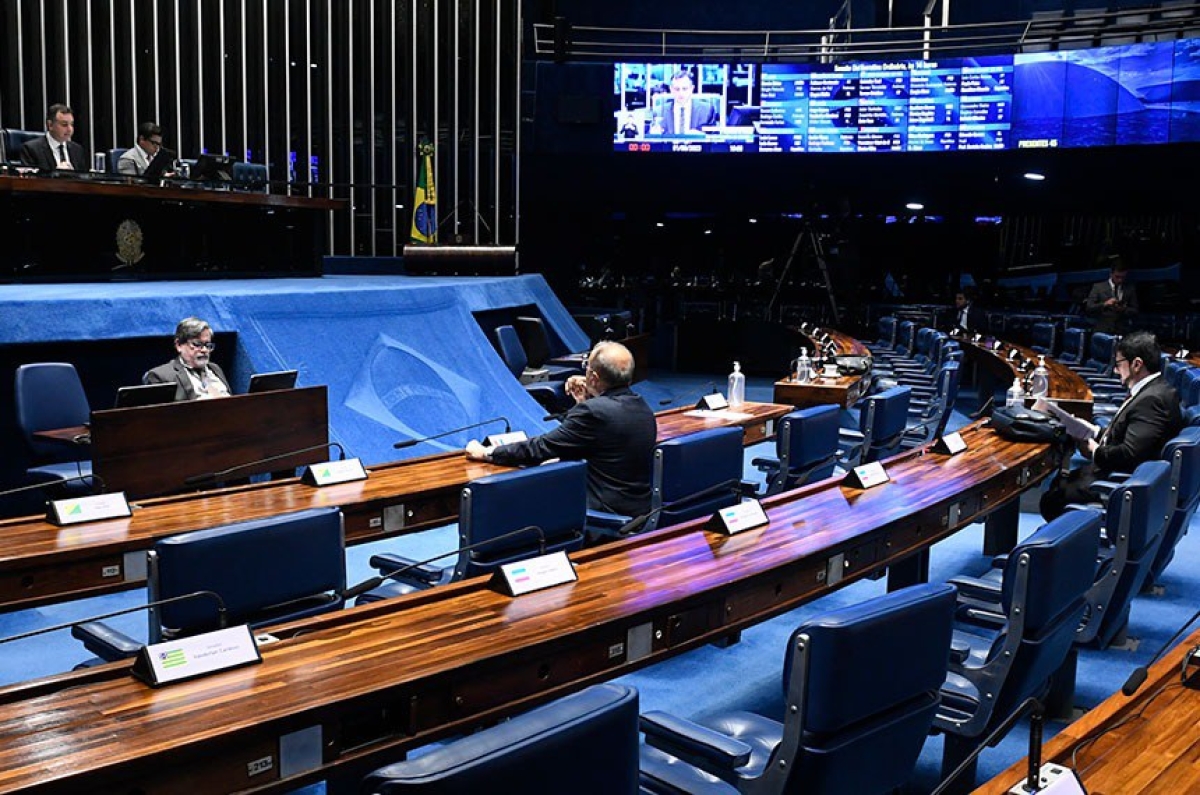 Segue para sanção projeto que obriga poder público a fornecer uniforme escolar - Foto: Jefferson Rudy | Agência Senado