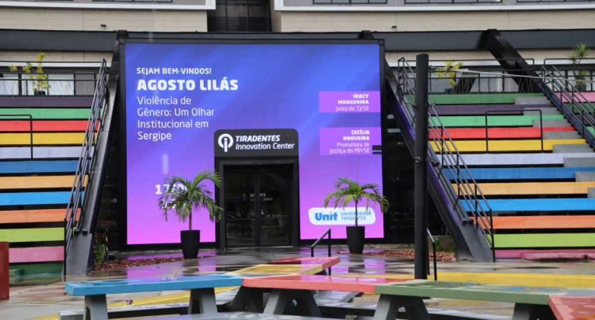 Palestra da campanha Agosto Lilás aconteceu no Tiradentes Innovation Center e foi acompanhada por professoras, alunas e pessoas da comunidade - Foto: Unit