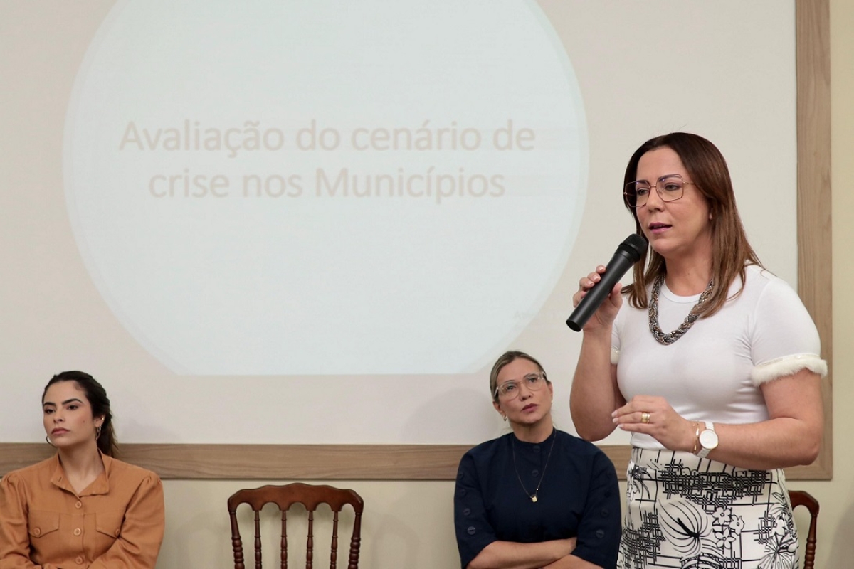 Em reunião com prefeitos sergipanos, Delegada Katarina debate queda do FPM - Foto: Assessoria Delegada Katarina