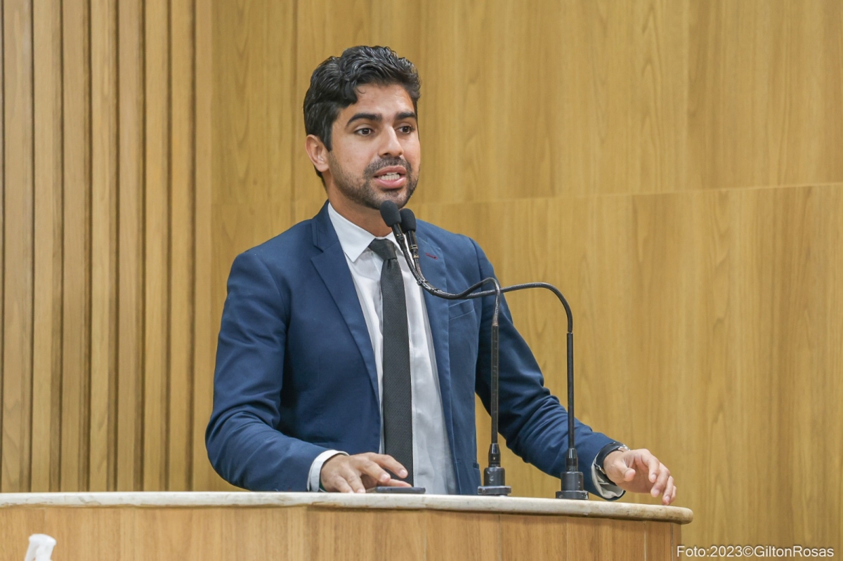 "Estão tentando mexer com a inocência e a mente de nossas crianças", adverte Pastor Diego - Foto: Gilton Andrade | Câmara de Aracaju
