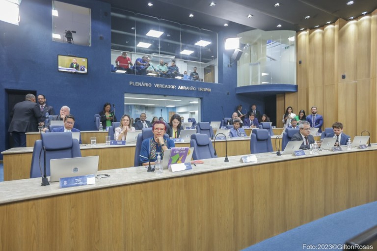 Mesa Diretora promulga alteração à Lei Orgânica e Aracaju passará a ter 26 vereadores na próxima eleição - Foto: Gilton Rosas | Câmara de Aracaju