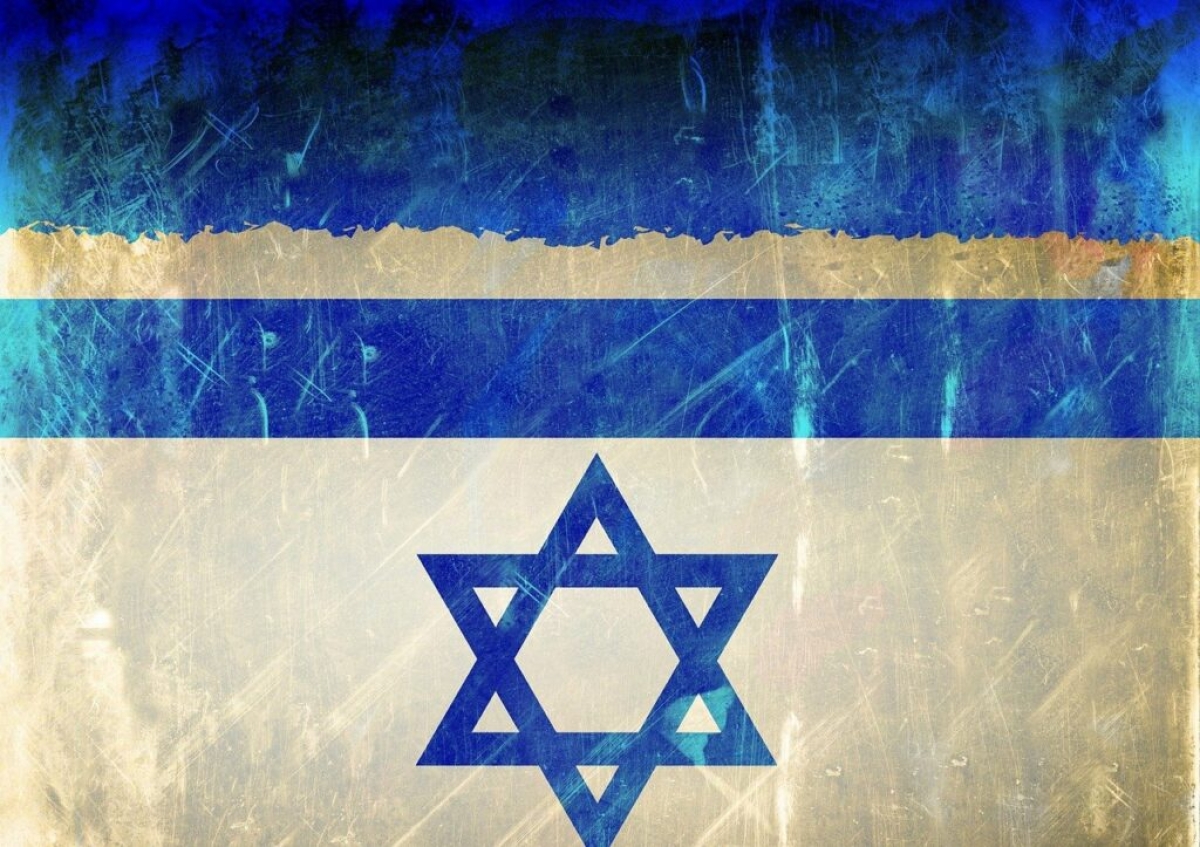 Estrela de Davi ao centro da bandeira de Israel - Foto: Pixabay