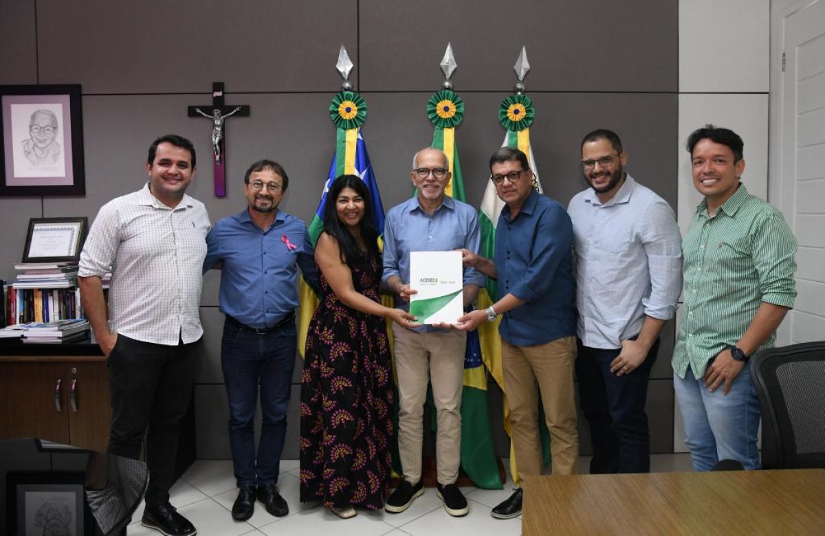 Prefeito Edvaldo Nogueira se reúne com diretoria da Acese para tratar sobre a revitalização do Centro - Foto: Ana Lícia Menezes | Prefeitura de Aracaju