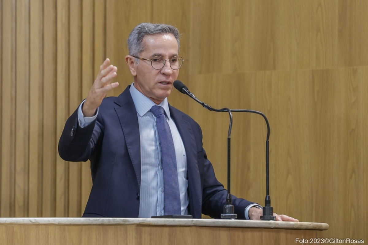 Nitinho defende que 20% das vagas em concursos e processos seletivos na PMA sejam disputadas exclusivamente por formandos - Foto: Gilton Rosas | CMA