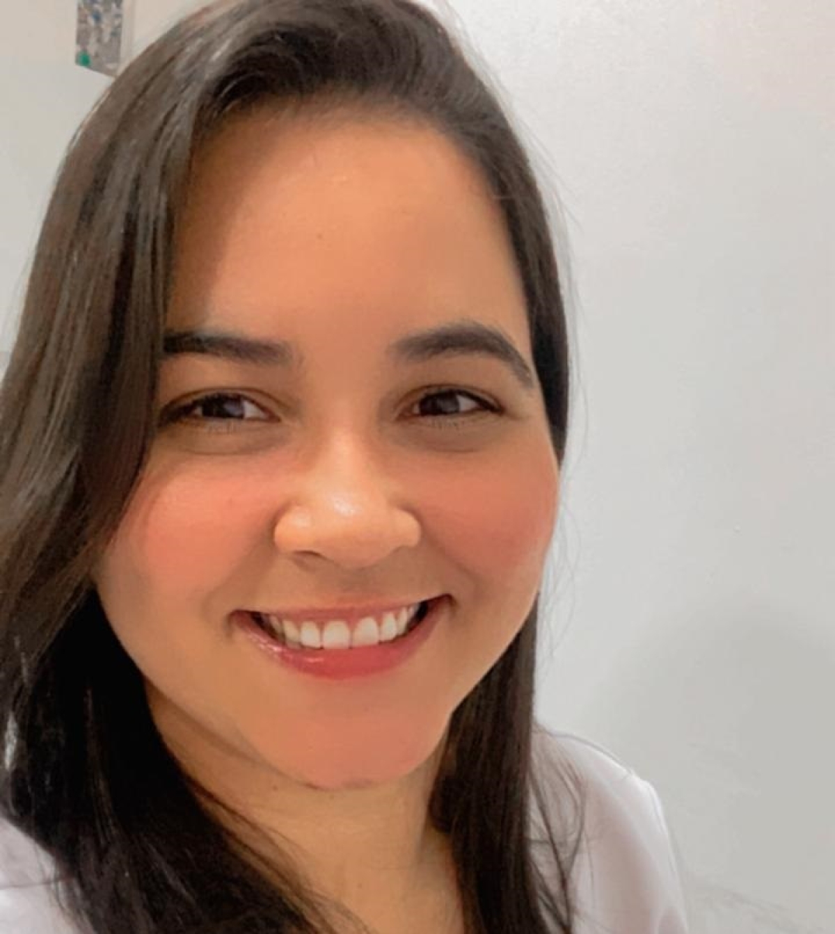 Enfermeira Irla Karoline Nunes da Rocha, ex-aluna da Universidade Tiradentes (Unit) e atual supervisora de Enfermagem do Hospital Primavera - Foto: Acervo pessoal
