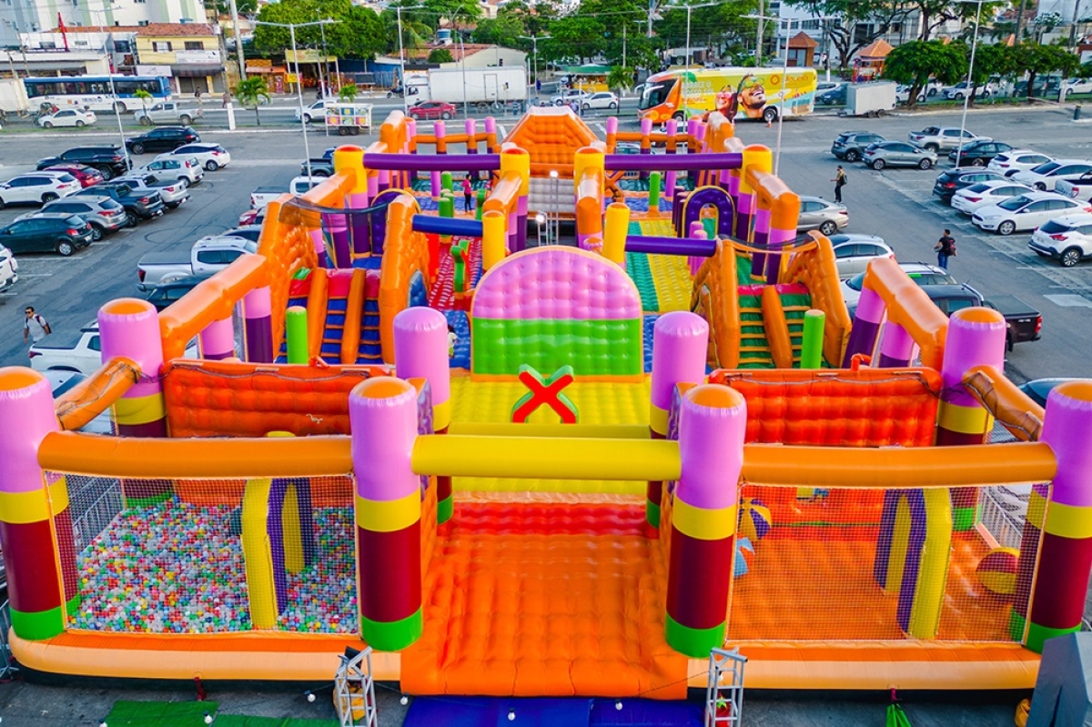 Parque inflável BigFun - Foto: Arquivo Mendes Brinquedos