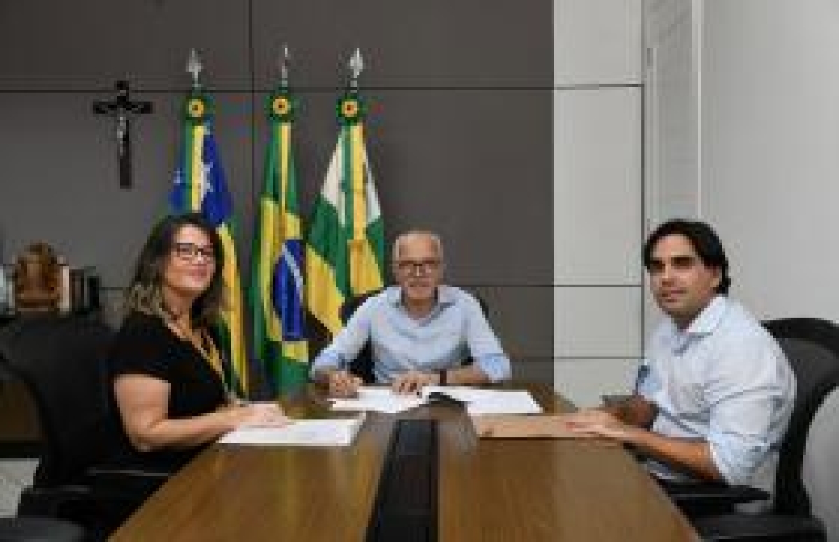 Prefeito Edvaldo assina termo de adesão para abertura de novo curso de medicina em Aracaju - Foto: Ana Lícia Menezes/PMA
